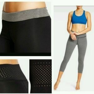 NWT Yogasmoga Boulder Crop Reversible Yoga Pants